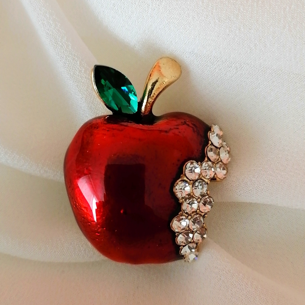 Luxury Brooch Crystal "Apple" (Rhinestones)
